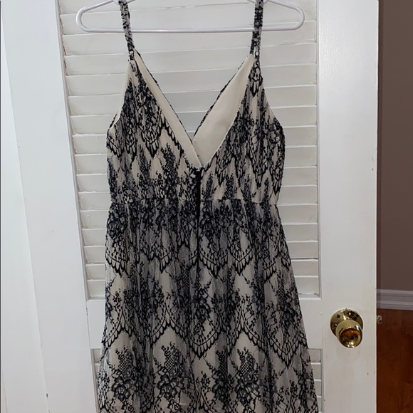 Alice and Olivia Surplice Scalloped Hem Dress - Picture 8 of 9